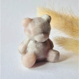 Edelsteen facet bear crystal carving in pink Roze Jade, 4 cm.