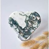 Hartvormige drusy mosagaat edelsteen op metalen standaard, Moonlight Gemstones