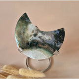 Moonlight Gemstones XL mosagaat maan op standaard met druzy patronen, groen-wit agaat, 153g