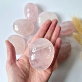 Rozenkwarts palmstenen set (6–8 cm), roze kristal edelsteen voor liefde en harmonie