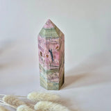 XL Rhodoniet toren in roze en groen met zwarte aders, Moonlight Gemstones
