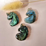 Labradoriet Eenhoorn edelsteen snijwerk, Moonlight Gemstones, blauw flash iriserend, set van 3