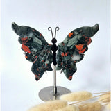 Afrikaanse bloedsteen vlinder op standaard, handgesneden edelsteen sculptuur, 12–14 cm, groen met rode vlekken