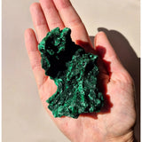 Zeldzame velvet malachiet Cat Eye ruwe cluster; groene kristallen in hand