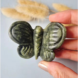 Edelsteen 3D Vlinder in groene jade, Moonlight Gemstones, 6x5 cm, ronde vleugels.
