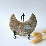 Moonlight Gemstones edelsteen mosagaat maan op standaard; drusy patroon in bruin, goud en grijstinten