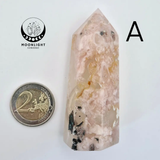 Handgemaakte bloemagaattoren; roze kristal met insluitsels, Moonlight Gemstones