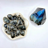 Goudkleurige labradoriet hangers 25 mm, Moonlight Gemstones, druppelvormige pendants met gouden randen, meerdere stuks.