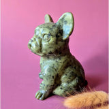 Groene Jade Franse Bulldog – handgesneden edelsteenbeeld