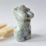 Moonlight Gemstones mosagaat vrouwenbeeldje, 8 cm, handgeslepen edelsteen carving