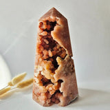 Roze Amethist Druzy Toren Moonlight Gemstones, 1802 g pink amethyst crystal tower with druzy cavities from Brazil