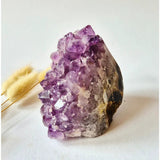 Amethist cluster 500g Moonlight Gemstones, donkerpaarse kristallen op natuurlijke matrix.