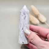 Edelsteen Druzy Mexican Agate toren, 8–10 cm, gray-white banded crystal, Moonlight Gemstones