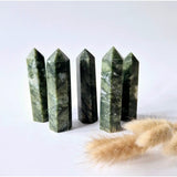 Edelsteen Groene Jade Obelisk Torens (set van 5), elk 9–10 cm hoog en 2 cm dik