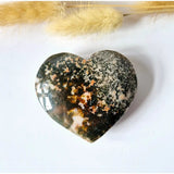 Druzy Rode Mosagaat Hart 6-8 cm, Moonlight Gemstones, heart with black, white and orange-brown speckling