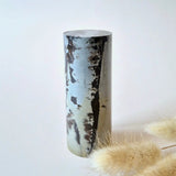 Picture Jasper ronde pilaar, 8–9 cm; grijs met donkere aderen, gepolijst.