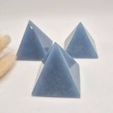 Angeliet piramide (±5 cm) – Moonlight Gemstones, blauwe edelsteen, set van 3 pyramides