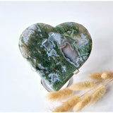 Edelsteen Grote Druzy Groene Mosagaat Hart op Metalen Standaard Moonlight Gemstones, #35, 323 g
