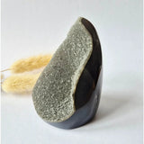 Moonlight Gemstones Druzy Agaat geode uit Uruguay, 282 g, grijze sprankelende kristallen op zwarte basis