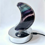 Candy fluoriet maanlamp op zilverkleurige basis met dimbare LED en USB-aansluiting, Moonlight Gemstones