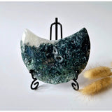 Edelsteen mosagaat maan op standaard Moonlight Gemstones, druzy patroon, groen/blauw, 222 g