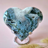 Edelsteen Druzy mosagaat hart op metalen standaard, blauwgroene tint, Moonlight Gemstones, #89 242 g