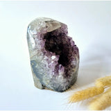 XL Edelsteen ruwe amethist kathedraal cluster, paarse kristallen; Moonlight Gemstones, 1450 g