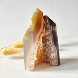 Druzy agaat toren uit Uruguay – 266 g, natuurlijke geode met kristallen in geel/amber tinten