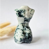 Mosagaat vrouwenbeeldje 8 cm, groen-witte patroon, handgeslepen edelsteen van Moonlight Gemstones