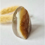 Druzy Agaat uit Uruguay, 124 g, Moonlight Gemstones; natuurlijke geode edelsteen met bruine druzy en grijze banden