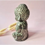Pyriet Buddha beeld, 15 cm, groene edelsteen met gouden glans, zittende Buddha.