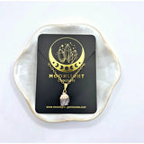 Goudkleurige ketting met ruwe rozenkwarts hanger (1 cm) van Moonlight Gemstones