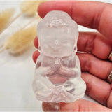 Edelsteen Bergkristal Buddha 5cm crystal Buddha statue, clear quartz, Moonlight Gemstones, held in hand