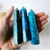 Blue apatite gemstone obelisk towers, 4-piece set, 8–10 cm tall, 1.5–2 cm thick