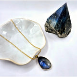Goudkleurige Labradoriet ketting met ovalvormige hanger van 25 mm, blauwe iriserende glans