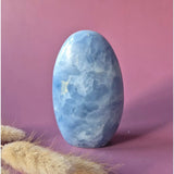 Edelsteen Celestien Freeform in zachtblauwe tint, gepolijst, Moonlight Gemstones