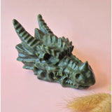 Draken schedel van groene jade, XL, 700g, edelsteen beeld met ruggen en scherpe bek