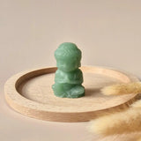 Edelsteen Groene Aventurijn Buddha, 5 cm, beeldje op houten schijf