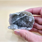 Gepolijste amethistgeode van 112 g met paarse kristallen cluster