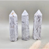 Edelsteen Druzy Mexican Agate Tower trio, 8–10 cm, white with grey veining.