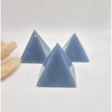 Angeliet piramides (ca. 5 cm) in blauw; set van drie edelstenen