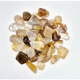 Golden Healer quartz chips, 2–5 cm, translucent yellow-brown tumbled stones (100 g)