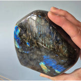 Labradoriet freeform Moonlight Gemstones, XXL, 1285 g met intense blauwe iriserende glans