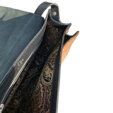Gissy Kurk en Leer Handtas XL zwart, suède buitenkant met leren details en paisley interieur