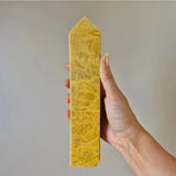 Edelsteen Gele Jaspis Toren, 21 cm yellow jasper obelisk, 800 g by Moonlight Gemstones, hand-held display piece.