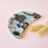 Moonlight Gemstones druzy moss agate crescent moon-shaped stone dish, green and white, about 15 cm