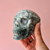 Skull carved from moss agate, large 10 cm, 570 g, white with green veining