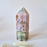 Rhodoniet toren XL van Moonlight Gemstones in roze en zwart, gepolijst