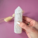 Edelsteen Zwarte Toermalijn in Kwarts Toren, 8–10 cm, Moonlight Gemstones, beschermend, zuiverend en balancerend
