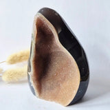 Moonlight Gemstones Druzy agaat geode uit Uruguay, 791 g, natuurlijke edelsteen met bruin drusy binnenkant.